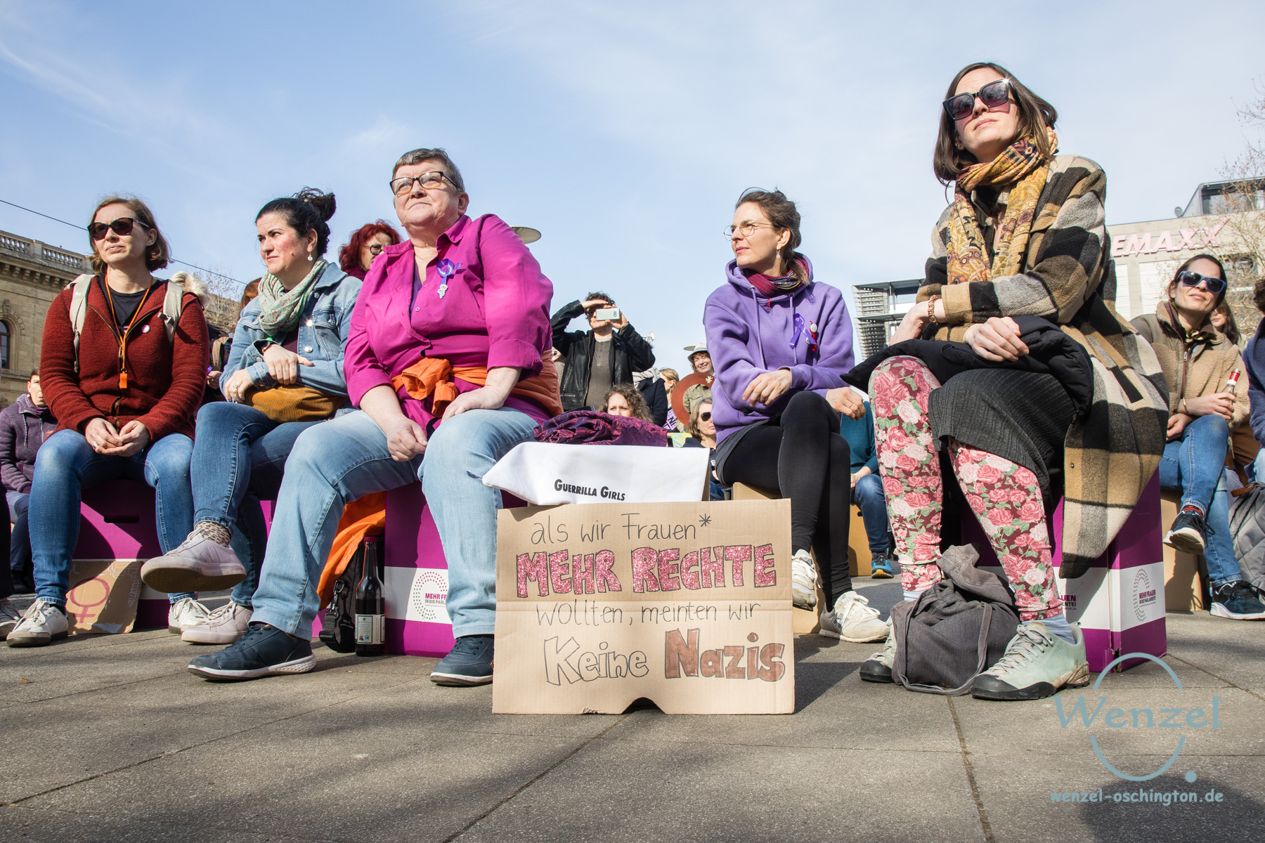 frauenstreik.smal 403 wenzel.oschington